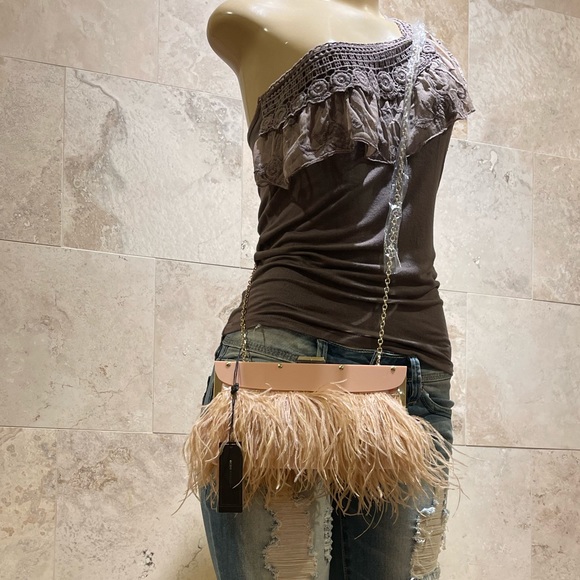 BCBG MAXAZARIA CATARINA FEATHERS CLUTCH NWT - Picture 2 of 4